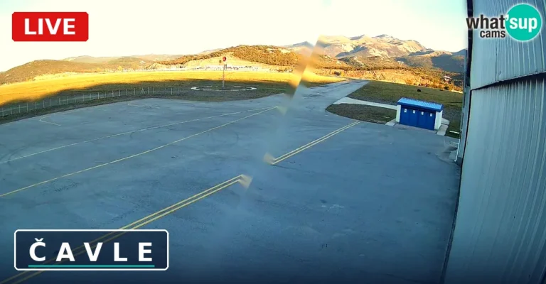 Live webcam view of Grobnik airfield in Čavle with the mountains above Rijeka, Croatia